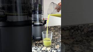 Healthy habits made easier @CanolyJuicer 🍓🥒💞 #juicing  #healthyhabits #wellnessroutine