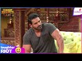 Comedy Nights Live | Bharti Playfully Makes John Abraham Fill Water | Colors TV