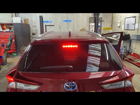 How to replace rear brake light on Toyota Auris Hybrid 2018