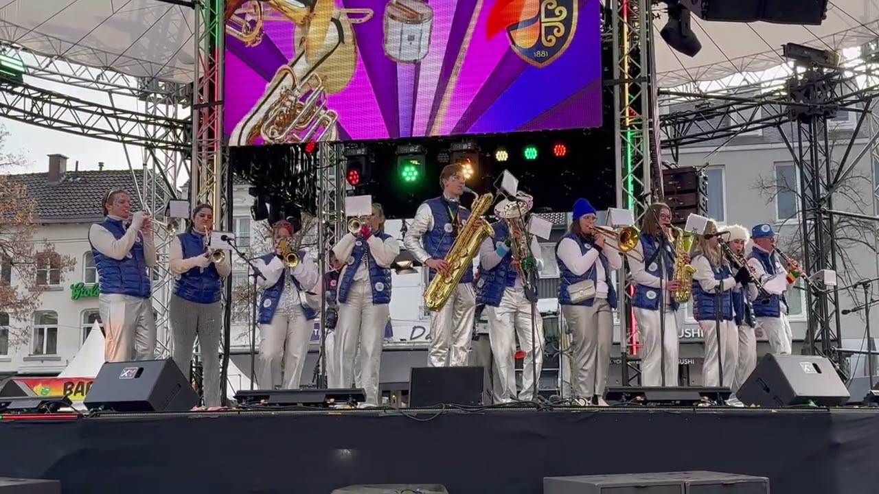 Zaate Hermenie Zeiverklep - Medley (Shut Up And Dance, Sweet Caroline en Everytime We Touch) op TK26