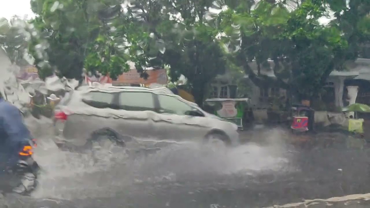 It's raining. I'll sleep in the car! - Car Camping, Rain Sound ASMR for Sleep in Car