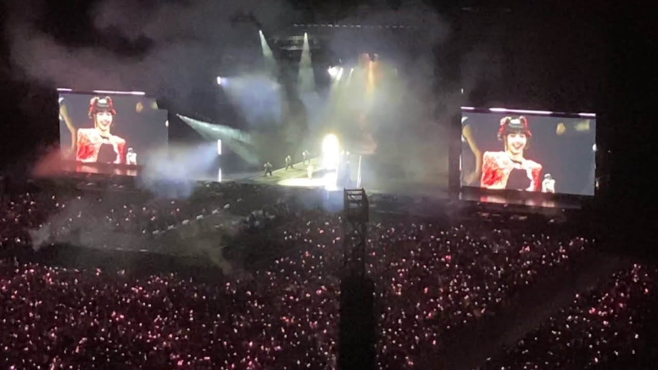 BlackPink - Lisa | LALISA/ Money live in Kuala Lumpur