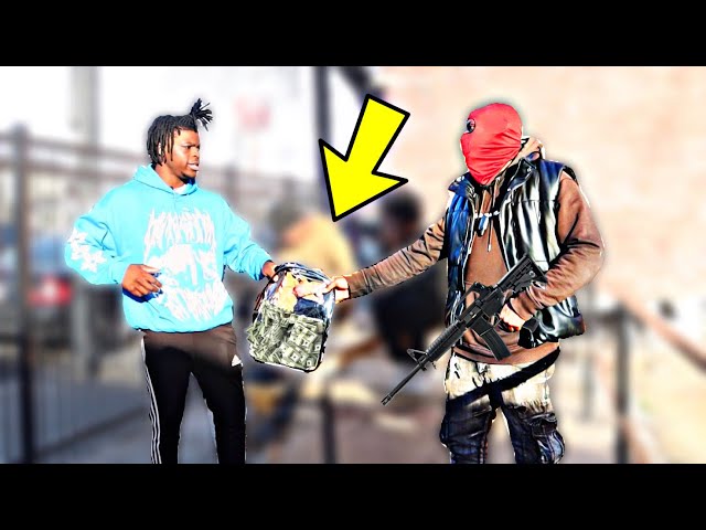 CARRYING $10,000 in CLEAR BACKPACK in ATLANTA’S MOST DANGEROUS HOODS! class=