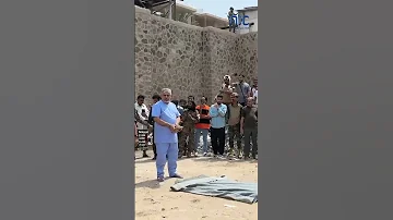 بالفيديو مباشرة من ساحة حكم الإعدام بحق قاتل الطفلة حنين البكري في العاصمة عدن 
