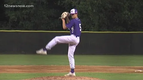 Mike Canizales takes previews PNG/Nederland baseball