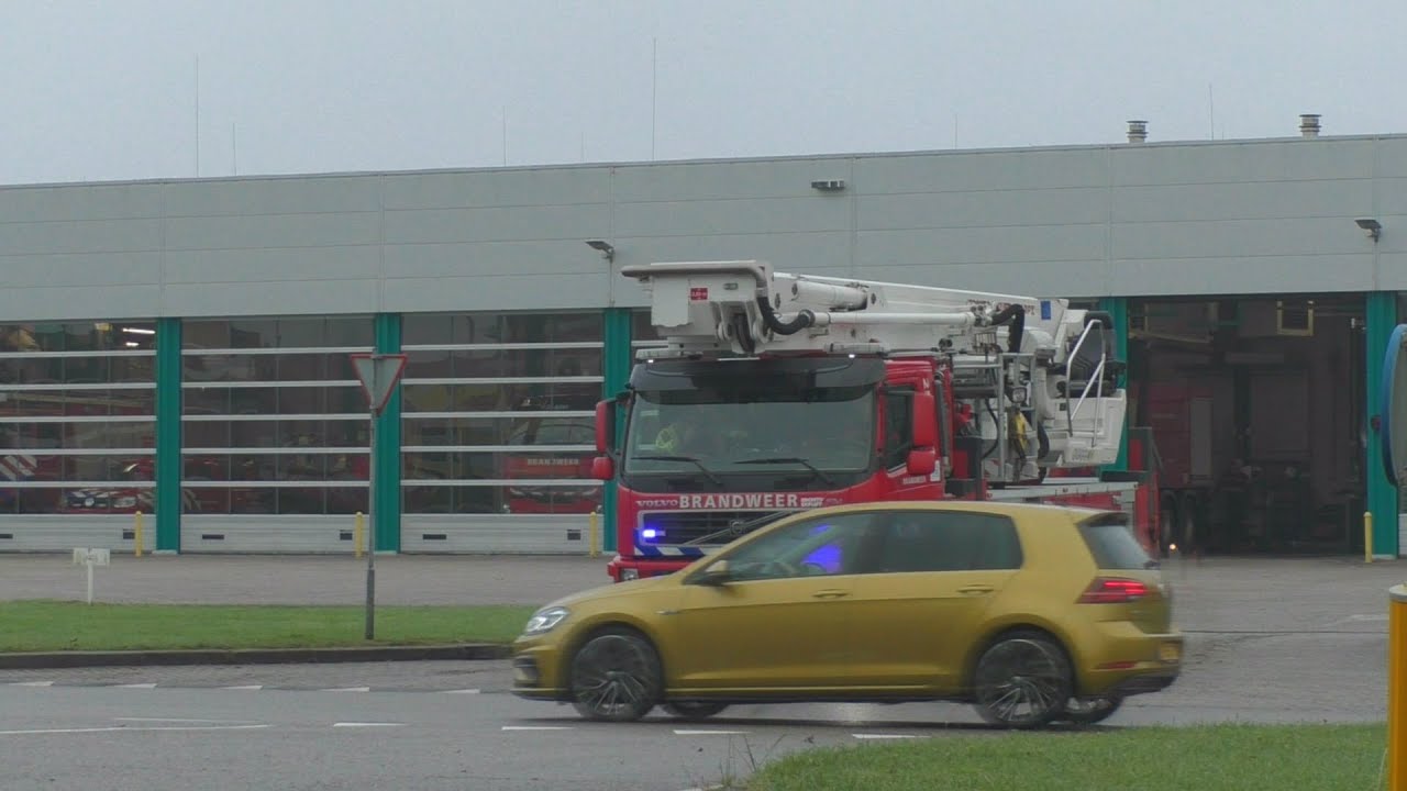 prio1 brandweer lelystad met spoed naar een winkelbrand in swifterbant! 5151 5131