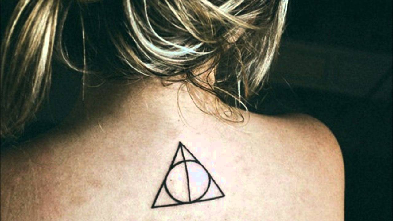 Треугольник Гарри Поттера тату