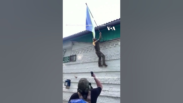 Ukrainian soldiers raise flag in Russian village amid incursion | VOA News