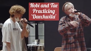 Jhope and Taehyung practicing 'Daechwita' for Sowoozoo Muster Resimi