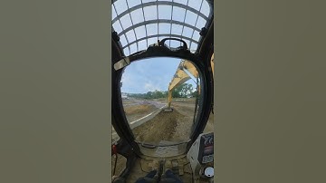 using the excavator cutting edge as a dozer blade to get in close #dozerking #excavator #dozerking