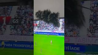 Evde var ama kimse bilmiyor! Bu fikre hazır ol.Kapüşon püskülünden toz alma aparatı yaptık