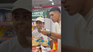 Le Pedí Para Un Pan Y Una Leche Y Terminé Pagando Todo Su Mercado