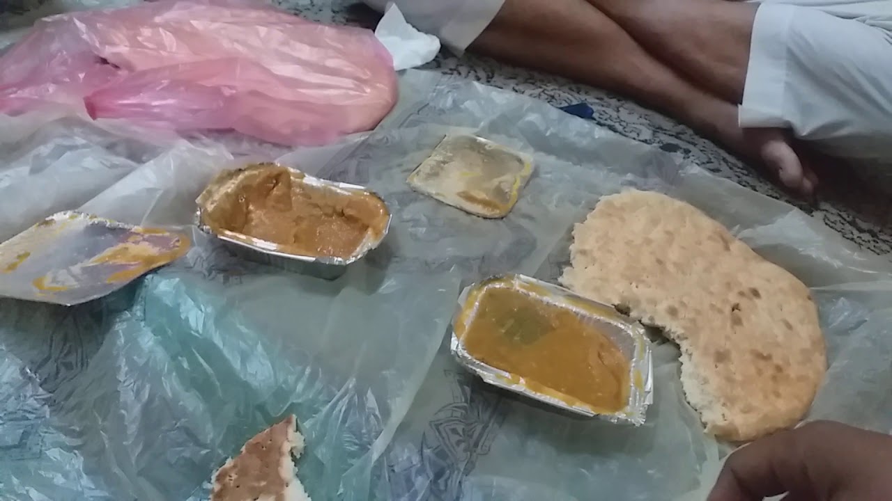 Makan roti tamis makanan orang arab 