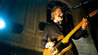 Video thumbnail of "Triggerfinger - Lil' Teaser"