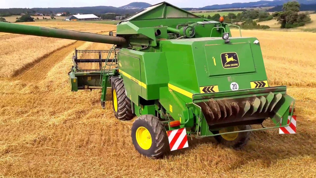 Ernte 2016 mit einem John Deere 2266HM in der Eifel
