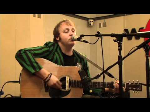 James McCartney - "Old Man" (Live at WFUV) acordes