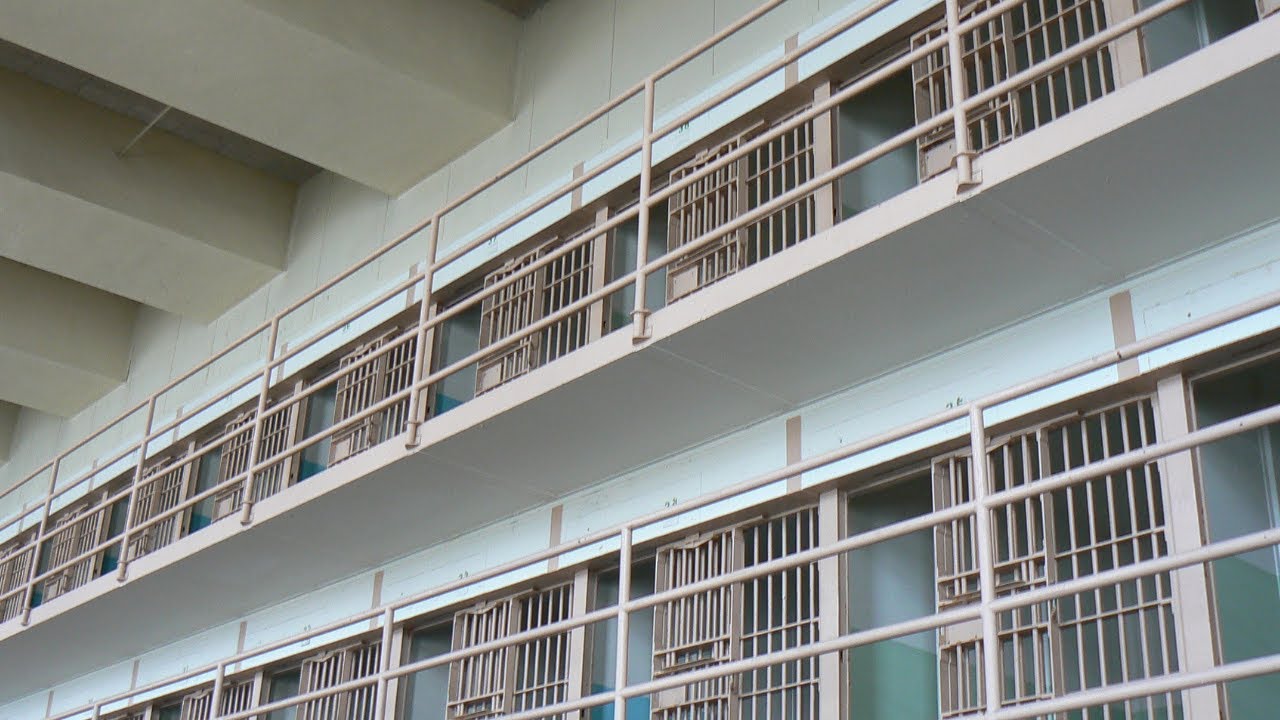 442 personnes détenues pour 180 places : les surveillants de la Maison d'arrêt de Nîmes en grève