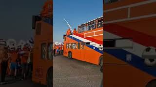 Dutch Fans An Exclusive Access To Their Bus Fans Hollandais Et Un Accès Exclusif À Leur Bus