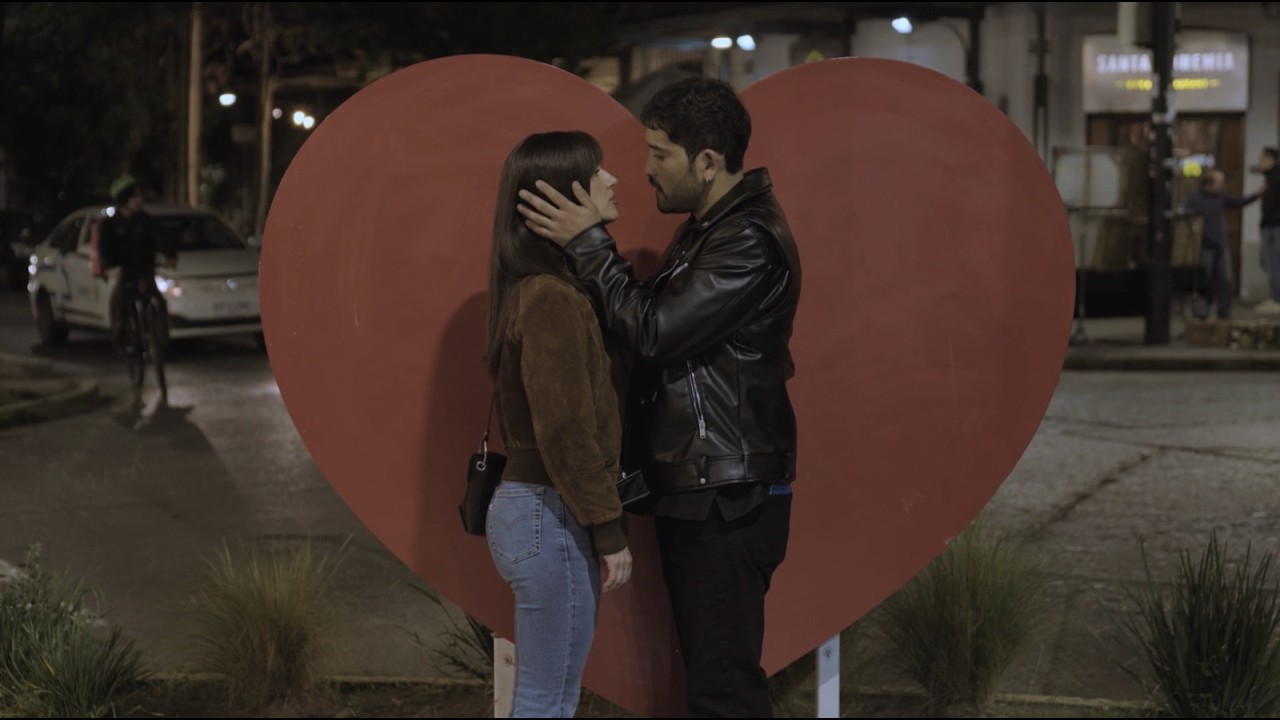 Karla Melo - SÉ LIBRE (Video Oficial) adlı videoyu YouTube'da izle Karla Melo - SÉ LIBRE (Video Oficial) adlı videoyu YouTube'da izle