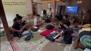 TAJAMNYA KARANG Live Latihan dangdut ndeso GLERITY AUDIOnya LURRR!!