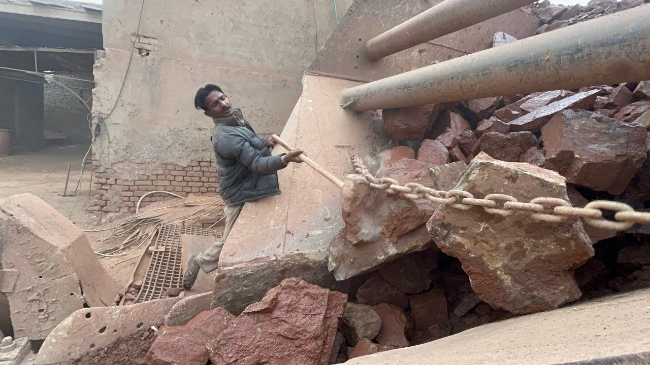 "Big Rock Crusher Machine: A Giant in Action"Big Rock Crushing: A Powerful Process"