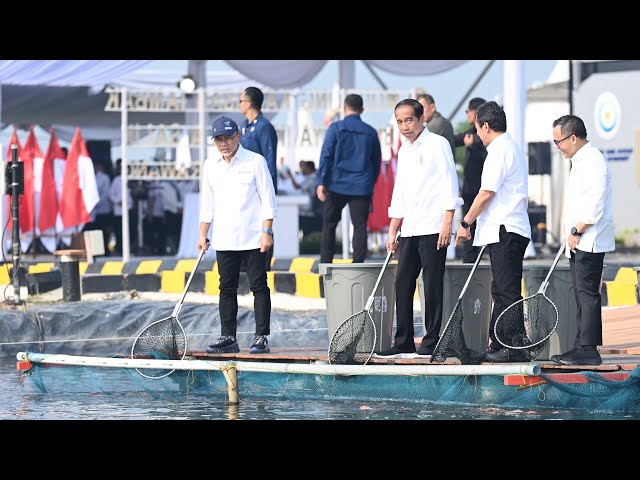 Kunjungan Kerja Presiden Jokowi ke Karawang, Jawa Barat, 8 Mei 2024 class=