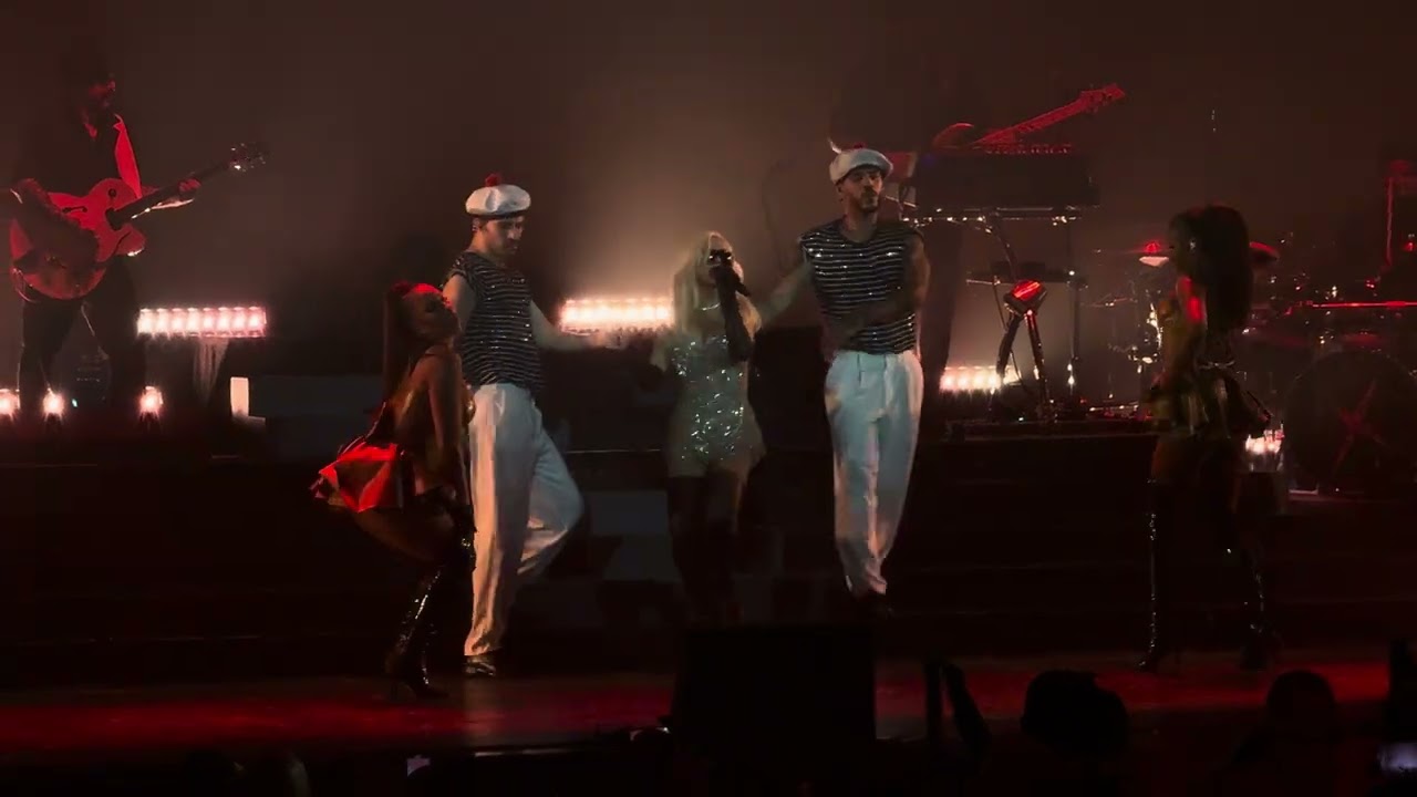 Christina Aguilera - Welcome to Burlesque, Lady Marmalade ( February 09,2024)