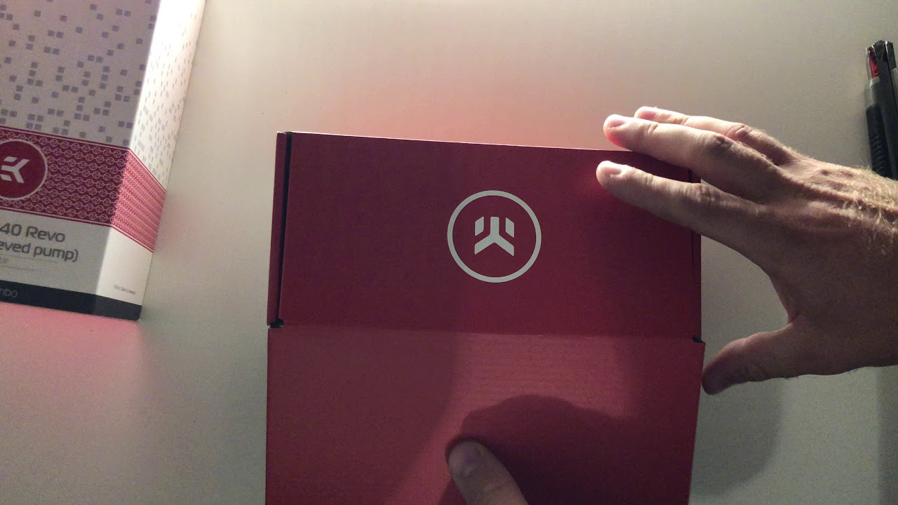 EK-XRES 140 Revo D5 PWM (sleeved pump) unboxing