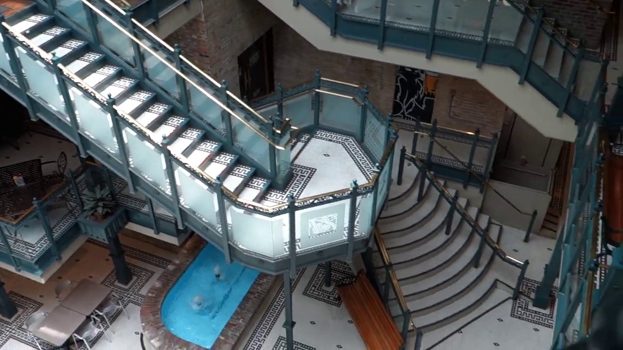 Interestingly Shaped, Scenic Powers Oiltronic Hydraulic Elevator