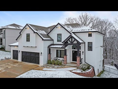 5712 Thousand Oaks Dr, Parkville, MO home video tour