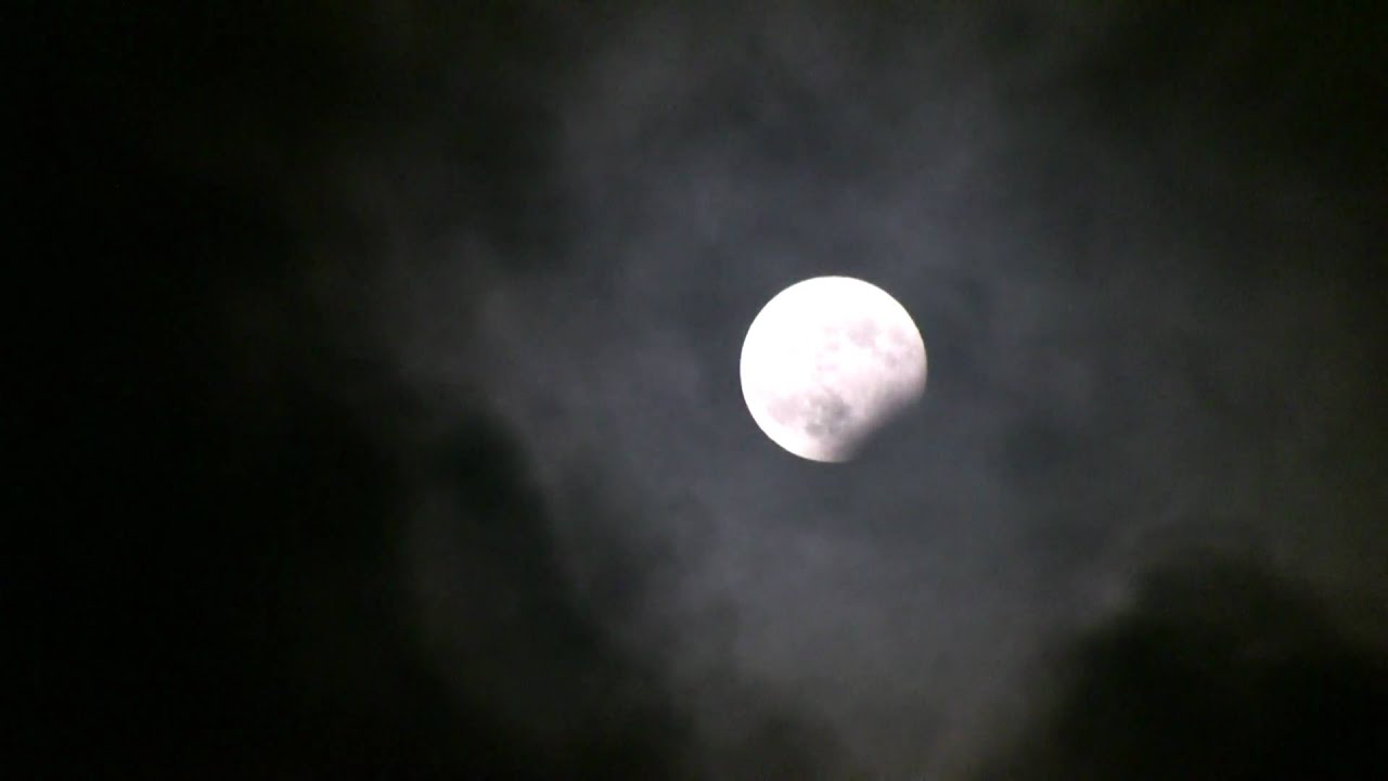 Partial lunar eclipse/blue moon New Year's Eve 2009 Ireland