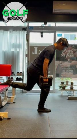 【レベル★★★】ゴルフ飛距離アップの激きつメニュー(ブルガリアンスクワットジャンプ) #ゴルフ #ゴルフトレーニング #ゴルフフィットネス #shorts