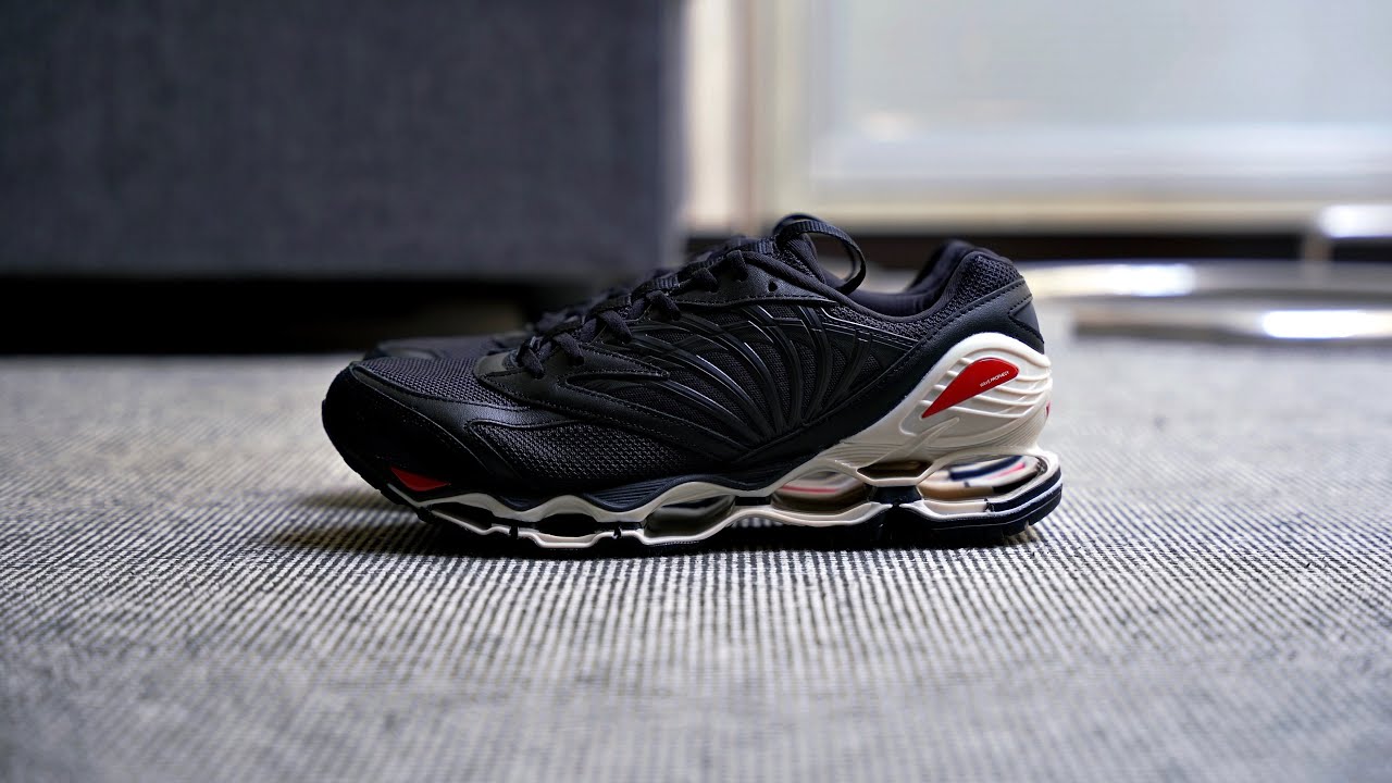 黒の探求により生まれた特別な一足 #graphpaper #mizuno - YouTube
