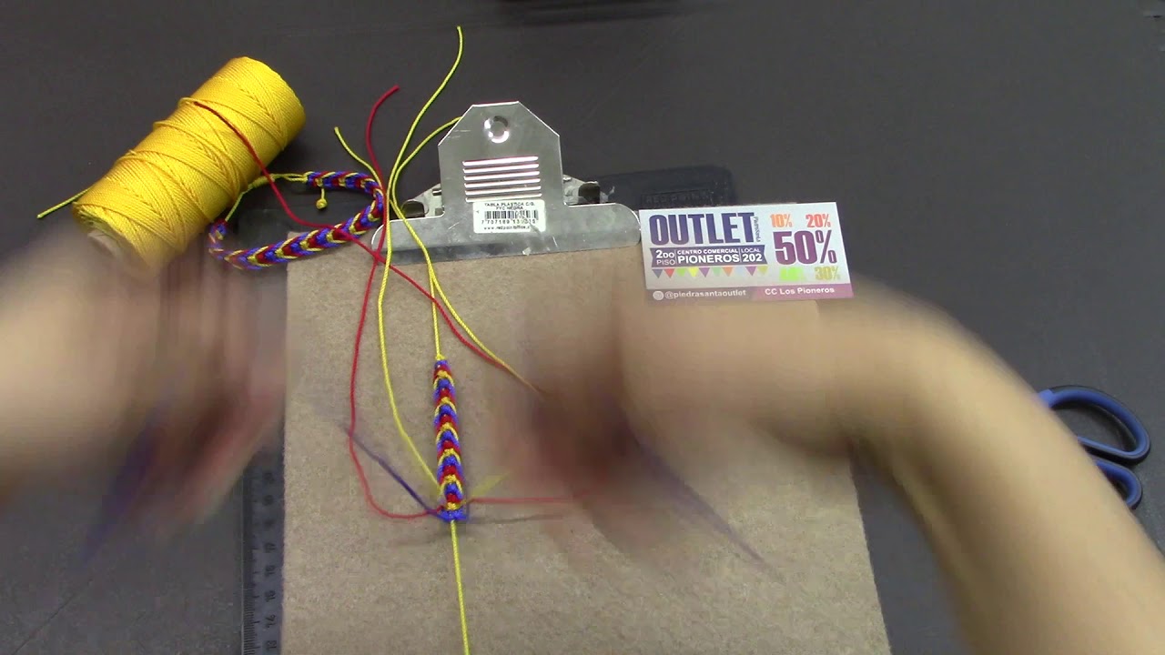 pulsera tricolor macrame