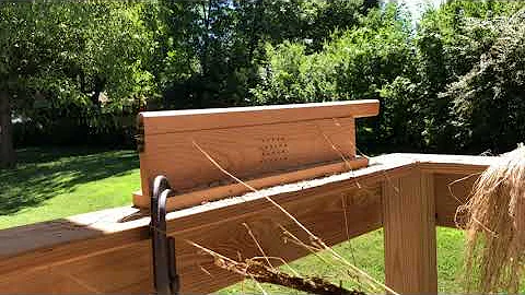 Breaking flax to use in spinning