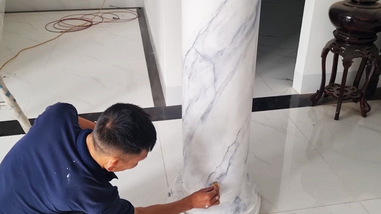 Удивительно! Как красиво нарисовать имитацию мрамора на колонне дома || Роспись по мрамору