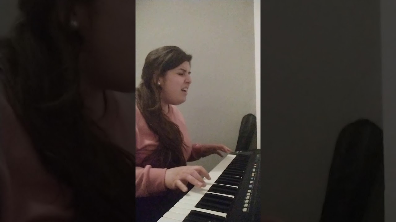 alabanza: cuando te pones de rodillas todo cambia🙌 Sula amaya