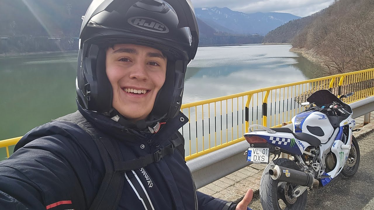 Honda CBR 600 F4i - My first ride.