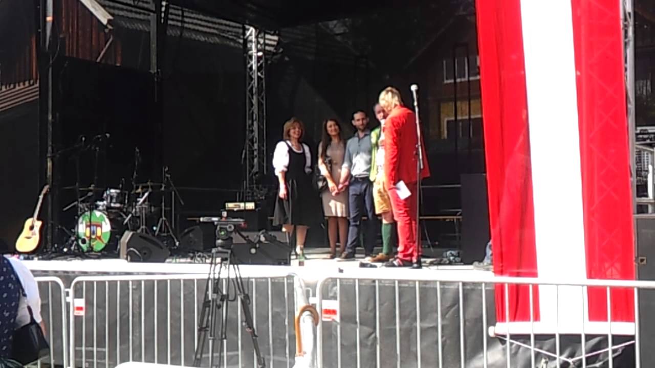 Conchita Wurst - Interview mit Eltern, Bruder und Schwägerin (English translation: see Comments) )