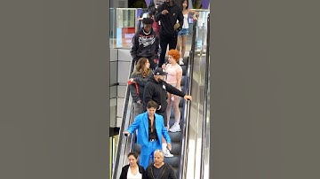 When you dancing to that Ice Spice but her and her security isn’t having it 😞🤣