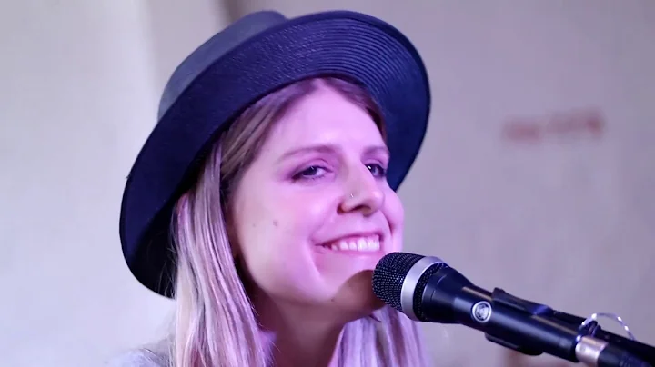 Tracey Barnett - 'Gotta Get Out' (Official Music V...