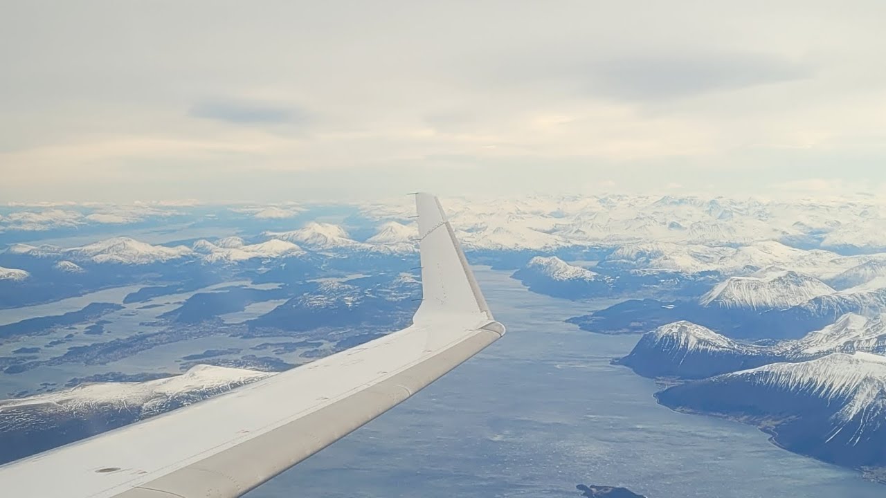 SAS CRJ900, Scenic and windy taxii and take-off from Ålesund Vigra airport