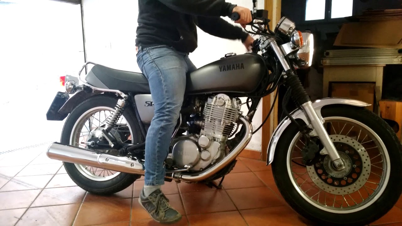 It's so easy to start it (Yamaha SR400 no decompressor kickstart)