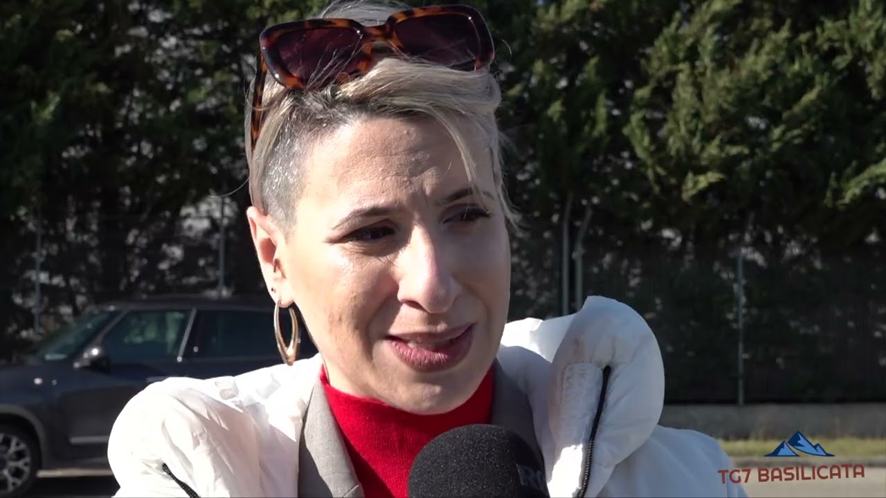 TG7 Basilicata: DOCCIA FREDDA.  San Nicola di  Melfi... E mo? Nel dubbio, citofonare Stellantis