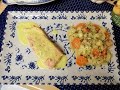 Salmón con cuscús, verduras y salsa de cúrcuma