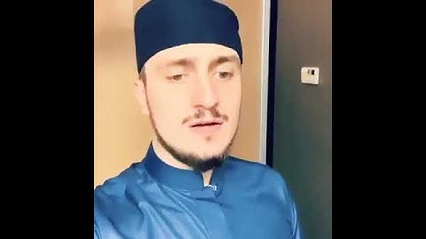 شاب يتلو ما تيسر من سورة الكهف