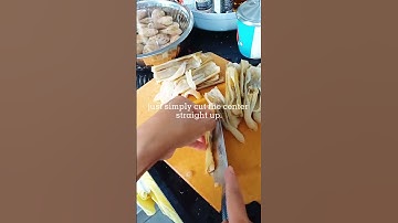 How to clean a razor clam #shorts #razorclams #clams #seafoods #food