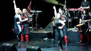 Download lagu Red hot chilli pipers live in Sofia - Intro and ZZ top cover