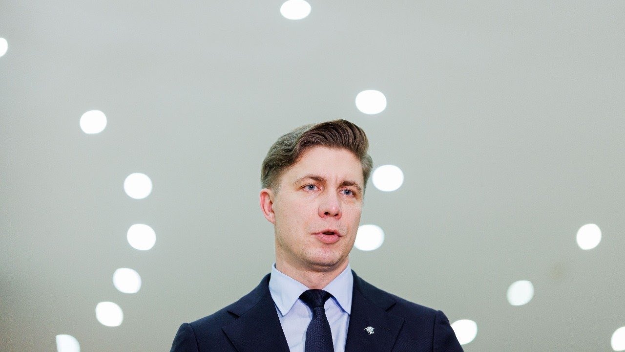 Ar M. Sinkevičius pažeidžiamas?