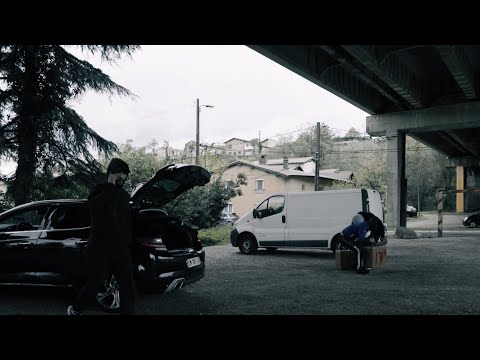Yamine - 17 heures de route  (Clip Officiel)